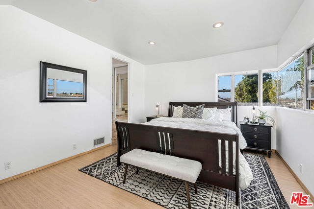 4730 Asteria Street, Torrance CA: https://media.crmls.org/mediaz/93a04d2c-b54a-45f7-8302-0789ae56c302.jpg