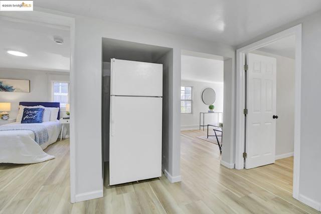 319 S 37Th St, Richmond CA: https://media.crmls.org/mediaz/93a053e8-bca4-4826-a12f-d09af575a5d1.jpg