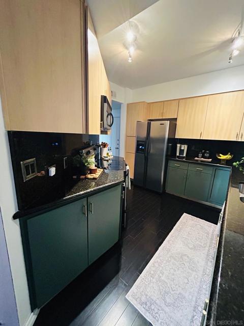 101 Market Street, San Diego CA: https://media.crmls.org/mediaz/93a06122-2b6c-4a65-aedc-849e46b1859d.jpg