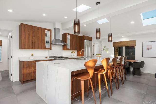 803 Saxony Road, Encinitas CA: https://media.crmls.org/mediaz/93a07e37-2302-4b68-b703-f5e196eba173.jpg