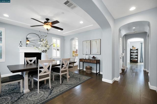 5152 Bengali St, Danville CA: https://media.crmls.org/mediaz/93a10cfb-9394-4a93-b777-259ab0de55f8.jpg