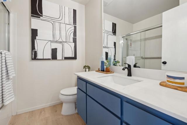 3032 CERRO VISTA, Alameda CA: https://media.crmls.org/mediaz/93a1a25e-3a14-47a6-946e-0a7abbf83acc.jpg