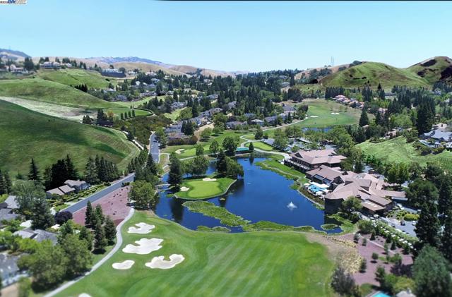 112 Kingswood Cir, Danville CA: https://media.crmls.org/mediaz/93a22a18-89ae-4e81-ac7c-03b4f3405955.jpg