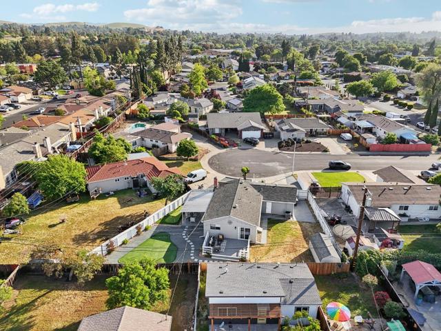 4273 Glazier Court, Concord CA: https://media.crmls.org/mediaz/93a343da-409d-4473-a9b0-58a2ad618849.jpg
