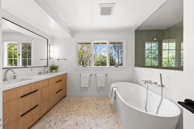 1575 Kingswood Drive, Hillsborough CA: https://media.crmls.org/mediaz/93a3c4e9-a09e-47ef-ac61-4f624b5304c2.jpg