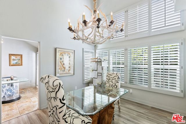 13082 Mindanao Way, Marina del Rey CA: https://media.crmls.org/mediaz/93a4702d-831e-42fd-9bc9-dee158575f27.jpg