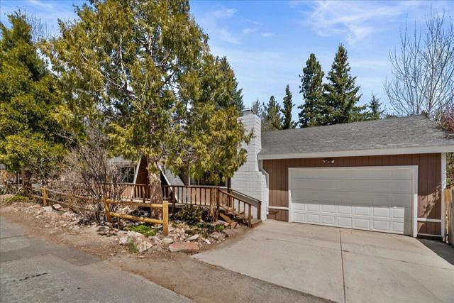 1080 Sequoia Drive, Big Bear CA: https://media.crmls.org/mediaz/93a47338-7e29-4730-8f5e-0a893a46e0f0.jpg