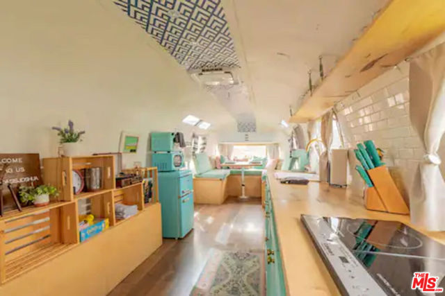 62177 Jericho Way, Joshua Tree CA: https://media.crmls.org/mediaz/93a4f2bb-78f0-4ea6-a1d3-f42f5f63b400.jpg