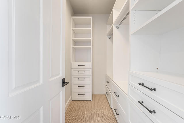 2306 Heatherbank Court, Thousand Oaks CA: https://media.crmls.org/mediaz/93a520c2-003a-4455-bd53-04604c569c7b.jpg