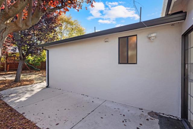 2627 Ohio Avenue, Redwood City CA: https://media.crmls.org/mediaz/93a56cc9-1a0a-4061-a552-408f1d9d1e28.jpg