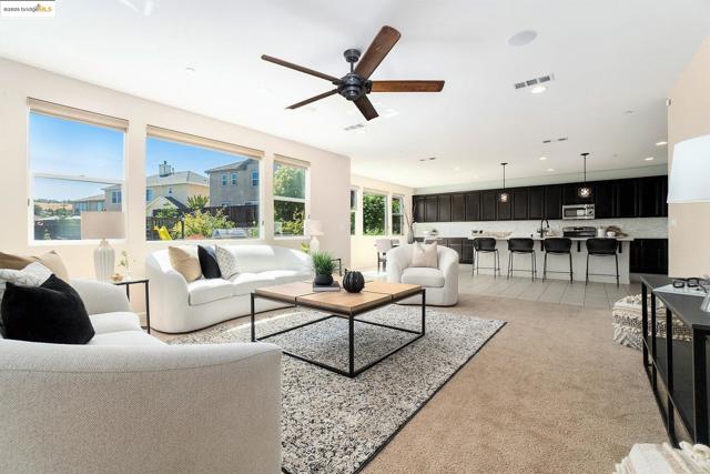 2776 Alves Ranch Rd, Pittsburg CA: https://media.crmls.org/mediaz/93a5ec3a-3099-4865-bafe-11a4be11c757.jpg