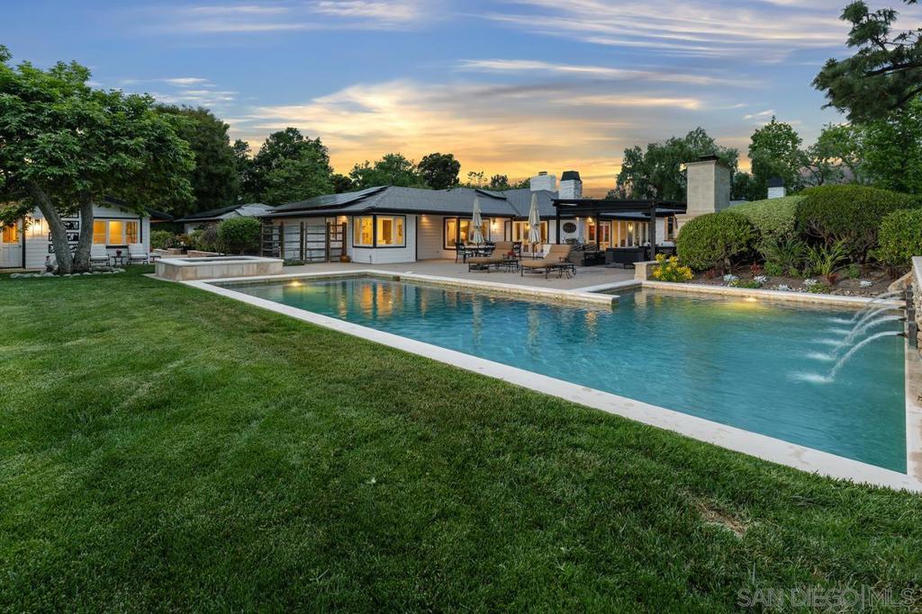 6351 Lago Lindo