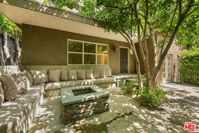 9053 Elevado Street, West Hollywood CA: https://media.crmls.org/mediaz/93a60319-04b2-4e33-9d35-18c57f868134.jpg