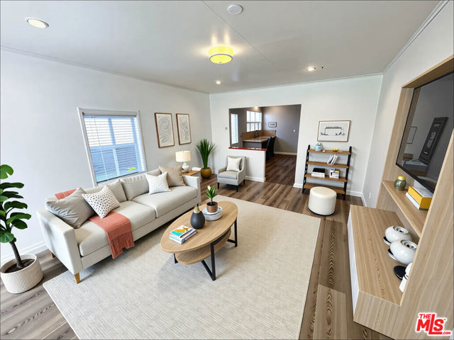 12445 Greene Avenue, Los Angeles CA: https://media.crmls.org/mediaz/93a671e1-03f6-47c8-b282-f63c9209eb23.jpg