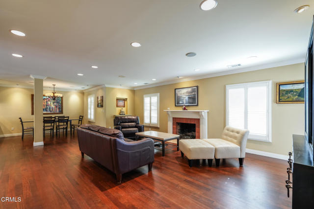 Detail Gallery Image 5 of 44 For 2765 San Pasqual St, Pasadena,  CA 91107 - 2 Beds | 2 Baths