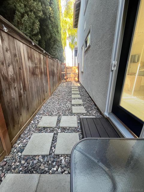 3231 Canyon View Dr, Oceanside CA: https://media.crmls.org/mediaz/93a6987e-41e2-428b-8ea0-2ac367bd5008.jpg