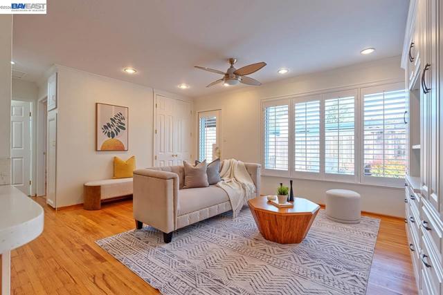 1515 Miramonte Ave, Mountain View CA: https://media.crmls.org/mediaz/93a6f92e-99ef-4faf-bf8a-2245452df1c8.jpg