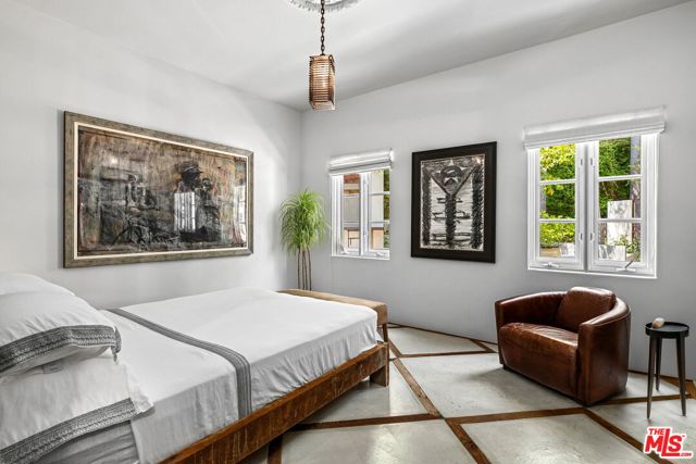 8249 Marmont Lane, Los Angeles CA: https://media.crmls.org/mediaz/93a70ea6-1b78-4189-84fe-bc97842f8b82.jpg