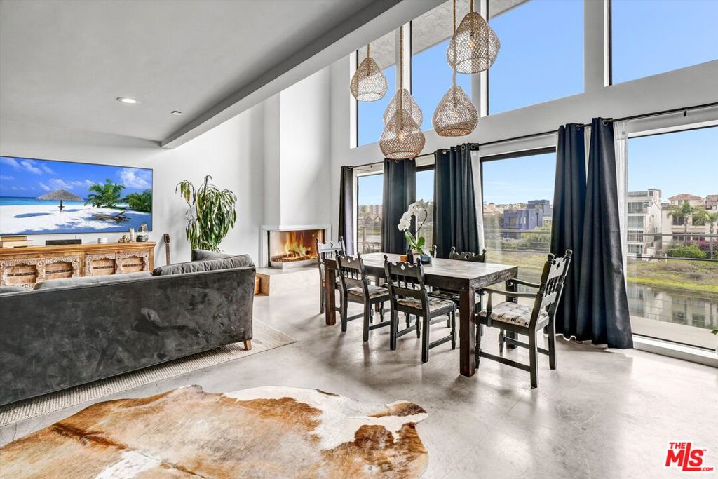 4105 Pacific Avenue #1