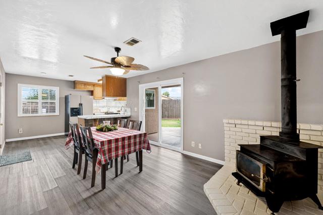 1260 Heather Glen Circle, Hollister CA: https://media.crmls.org/mediaz/93a7618d-72e8-44a1-a244-7eb0819ce29b.jpg