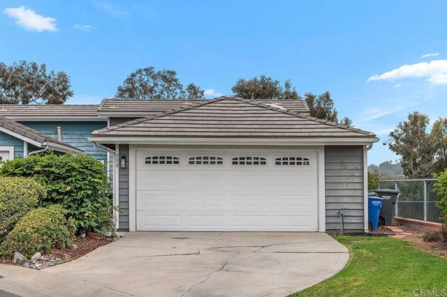 Detail Gallery Image 2 of 40 For 598 Summer View Cir, Encinitas,  CA 92024 - 3 Beds | 2/1 Baths