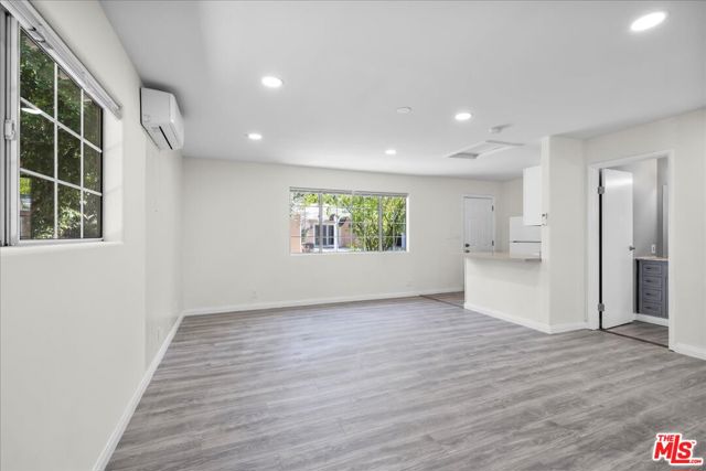7241 Forbes Avenue, Unit B photo 4