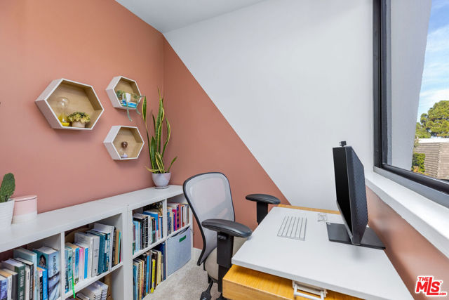 4734 La Villa Marina, Marina del Rey CA: https://media.crmls.org/mediaz/93a835e7-7d2b-4d4f-b5c3-a6f781804369.jpg