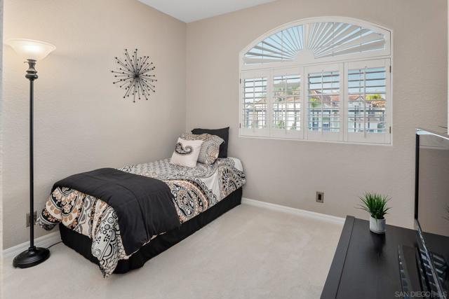 18027 Chieftain Ct, San Diego CA: https://media.crmls.org/mediaz/93a8c17d-2bdd-4131-9160-b30c44253e7c.jpg