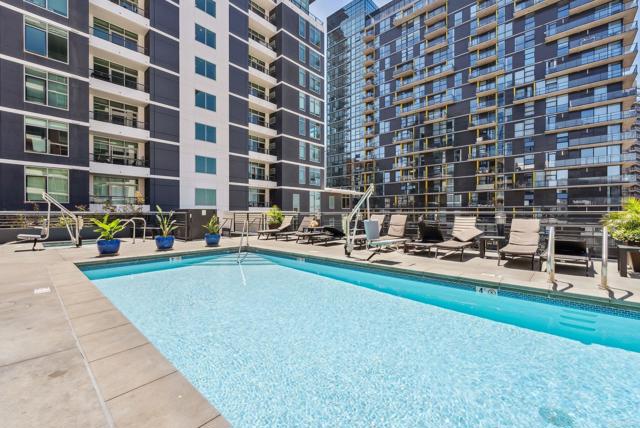 425 W Beech Street, San Diego CA: https://media.crmls.org/mediaz/93a8dd0e-a3c6-4262-a86d-e2a4a2f05507.jpg