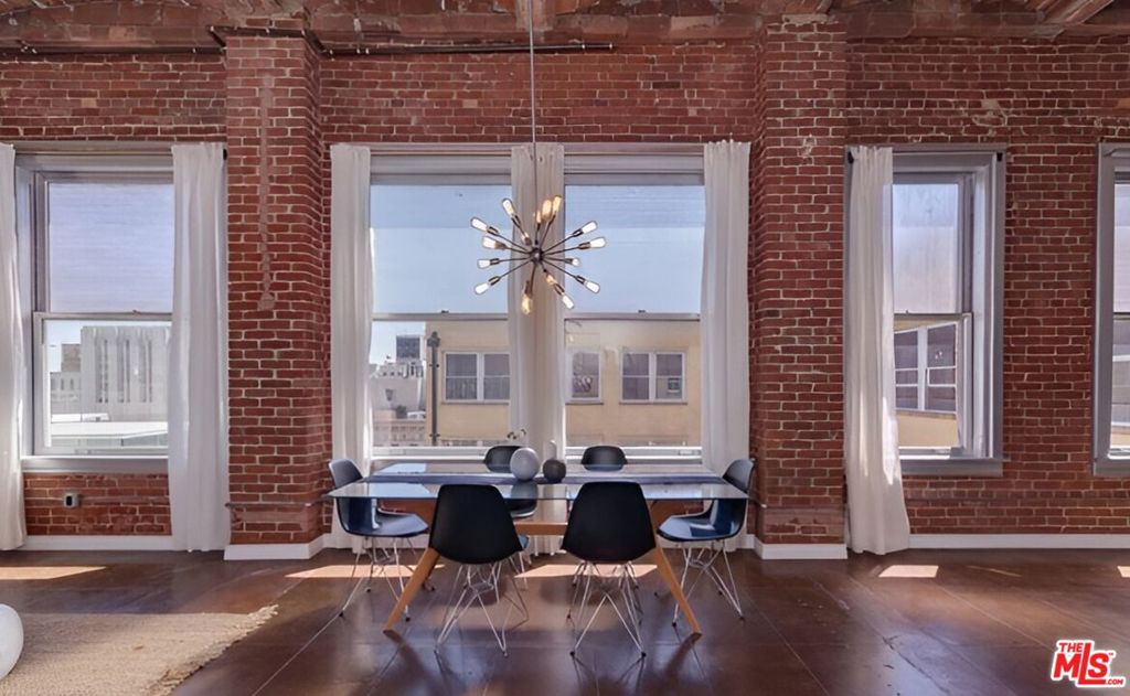215 W 7th Street #1402