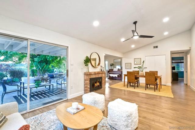 7219 Mimosa Dr, Carlsbad CA: https://media.crmls.org/mediaz/93a93daa-853a-41c9-a95a-ab643bbeb5cd.jpg