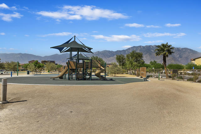 049_Community Amenities
