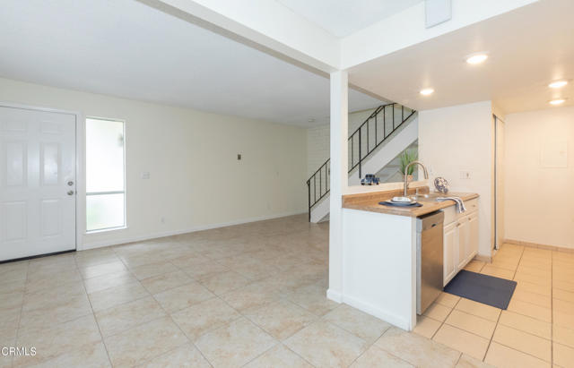 Detail Gallery Image 8 of 29 For 1231 Saratoga Ave, Ventura,  CA 93003 - 2 Beds | 1 Baths