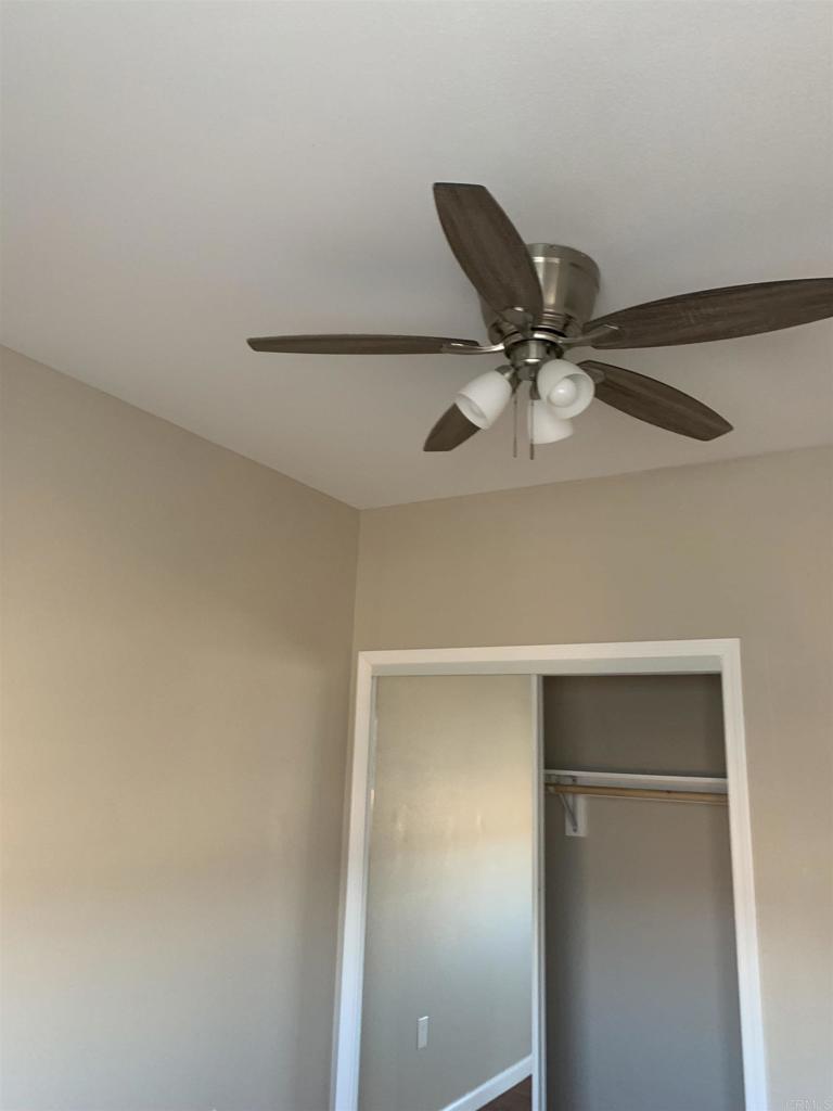 https://media.crmls.org/mediaz/93aae2cf-fd02-4d18-9a6b-6240712a20d7.jpg?preset=X-Large