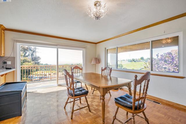 41794 Vargas Rd, Fremont CA: https://media.crmls.org/mediaz/93ac39dd-f77d-4890-98c5-84aee4bf98c1.jpg