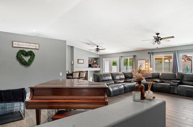 69867 Kent Place, Cathedral City CA: https://media.crmls.org/mediaz/93ac4e2e-d8d1-43cb-93f9-173cc334eadc.jpg