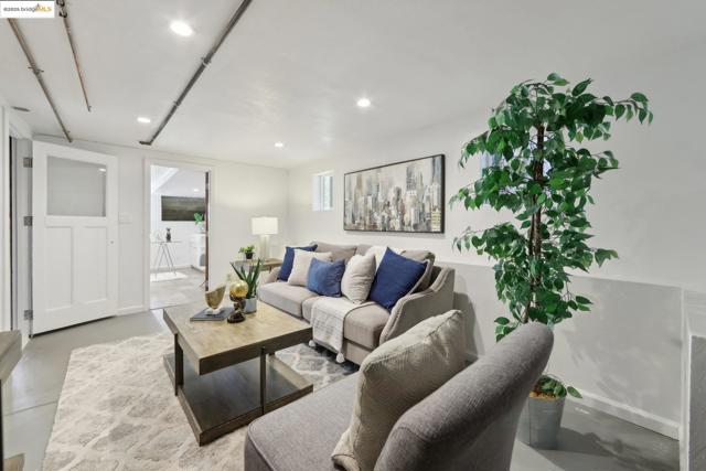 Image 22 of 29 For 1034 21st St