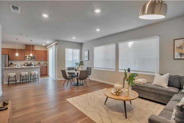 1618 Pagoda Lane, Sacramento CA: https://media.crmls.org/mediaz/93ac7687-5330-43d2-812a-b0c01ae1d51d.jpg