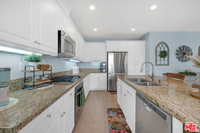 4707 Beachwood Court photo 8