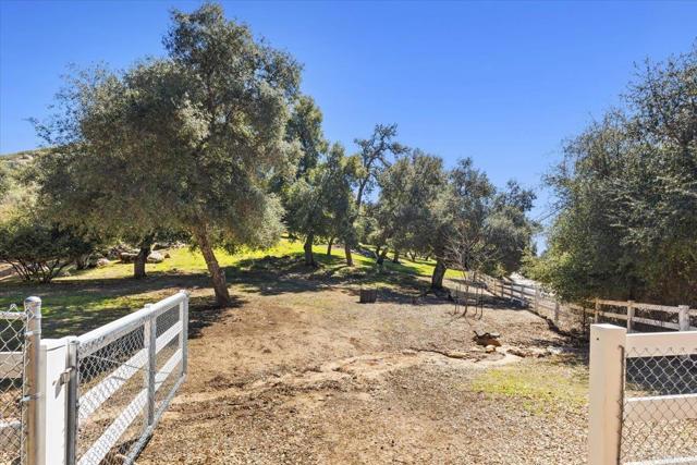 10499 Highway 79, Descanso CA: https://media.crmls.org/mediaz/93acadfd-6268-4254-b2cc-28b219a35671.jpg