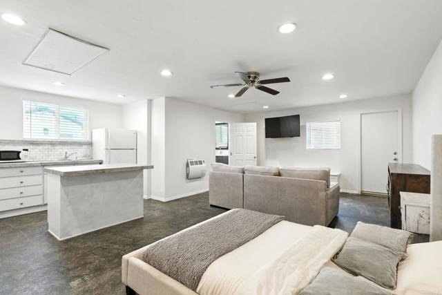 Detail Gallery Image 2 of 22 For 835 Dewitt Ave #B,  Encinitas,  CA 92024 - 0 Beds | 1 Baths