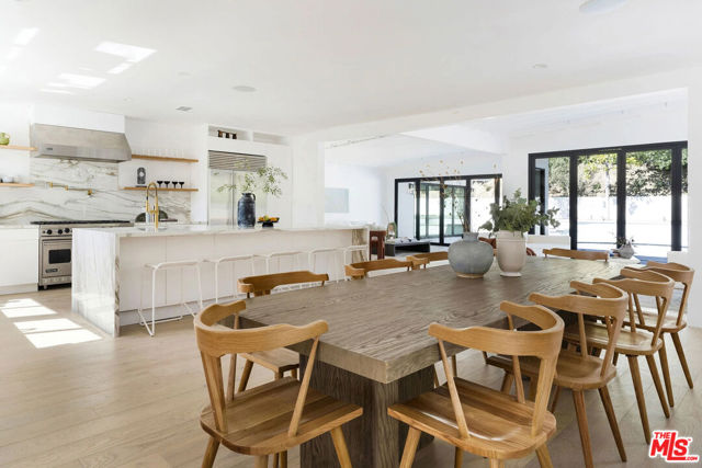 2600 Zorada Drive, Los Angeles CA: https://media.crmls.org/mediaz/93af8761-0d16-4b1f-a794-1a86b95e5820.jpg