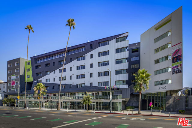 5750 E Hollywood Boulevard, Los Angeles CA: https://media.crmls.org/mediaz/93afc282-753b-477e-b86d-b298d2539f2b.jpg