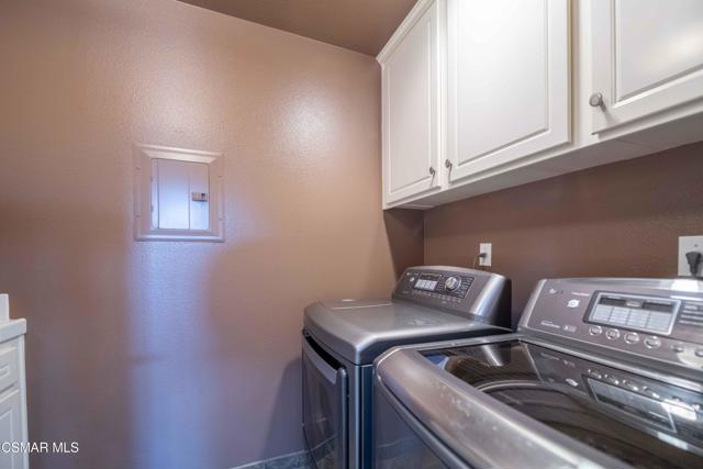 3194 Sunset Hills Boulevard, Thousand Oaks CA: https://media.crmls.org/mediaz/93b0b5e7-4d71-4fe6-bce9-1cf4bb99ddbd.jpg