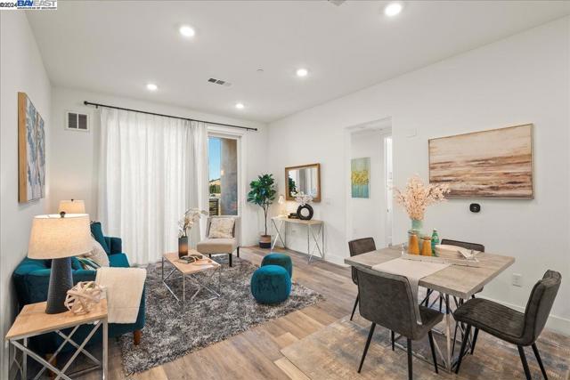 Image 8 of 52 For 45378 Tom Blalock St  202