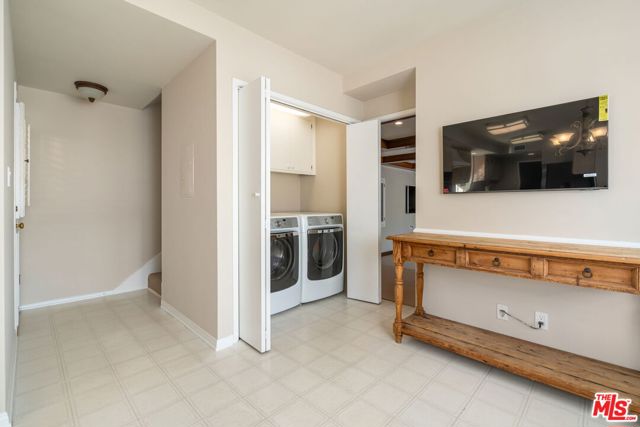 14972 CAMAROSA Drive, Pacific Palisades CA: https://media.crmls.org/mediaz/93b12f96-d30e-4994-8518-9846abacdaf9.jpg