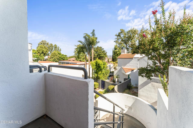 1190 Tivoli Lane, Simi Valley CA: https://media.crmls.org/mediaz/93b131c0-30c5-41a7-9fb0-7d9002a63925.jpg