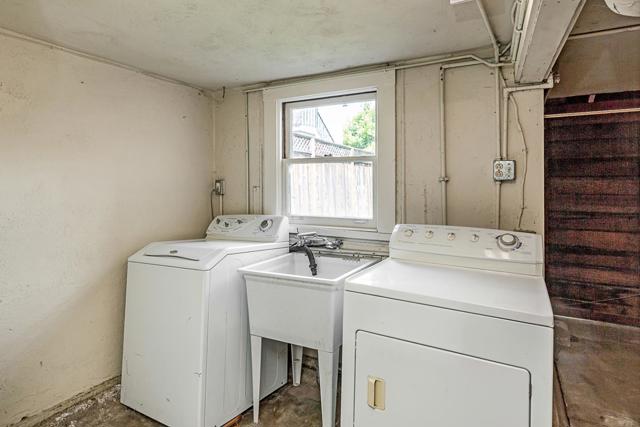 828 Highland Avenue, San Mateo CA: https://media.crmls.org/mediaz/93b15948-ca8a-44e0-9e62-f322ebf0ef51.jpg
