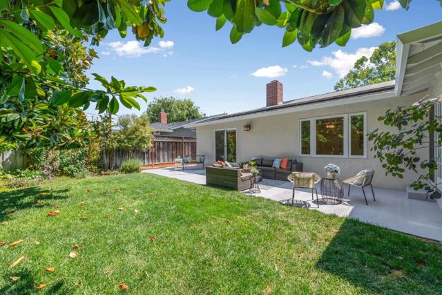 207 Thomas Drive, Los Gatos CA: https://media.crmls.org/mediaz/93b18aef-7913-482c-b38f-56f76d18cb22.jpg