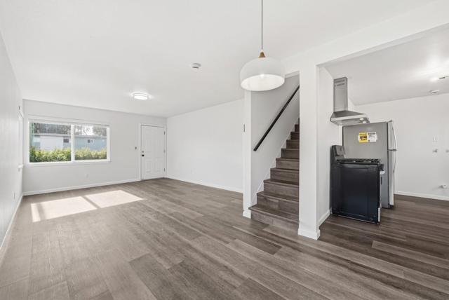 7876 Bancroft Avenue, Oakland CA: https://media.crmls.org/mediaz/93b1b58d-e9da-40a1-8171-c9a08ac47848.jpg